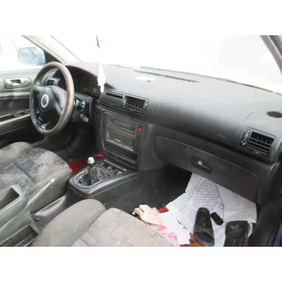 VOLKSWAGEN PASSAT BERLINA (3B2) '2000 * AZUL CLARO