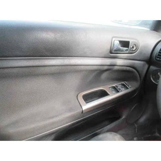 VOLKSWAGEN PASSAT BERLINA (3B2) '2000 * AZUL CLARO