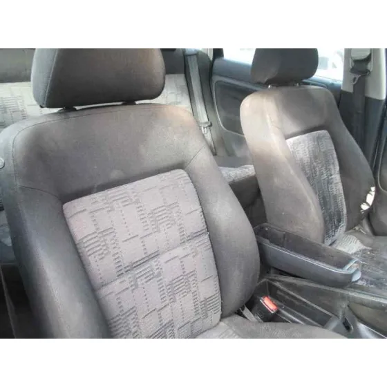 VOLKSWAGEN PASSAT BERLINA (3B2) '2000 * AZUL CLARO