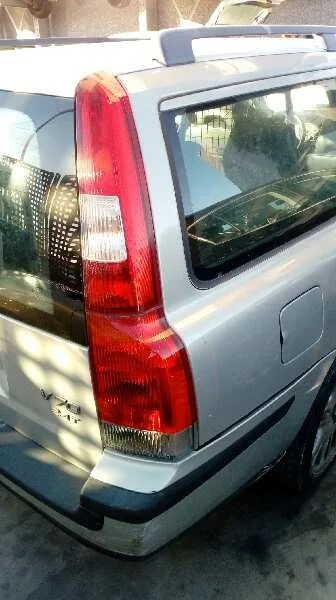 VOLVO V70 FAMILIAR '2000 2.4 T / 2.5 T GRIS VERDE