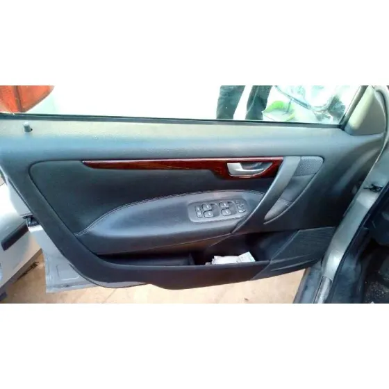 VOLVO V70 FAMILIAR '2000 2.4 T / 2.5 T GRIS VERDE