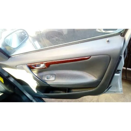 VOLVO V70 FAMILIAR '2000 2.4 T / 2.5 T GRIS VERDE