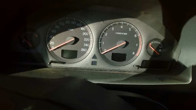 VOLVO V70 FAMILIAR '2000 2.4 T / 2.5 T GRIS VERDE