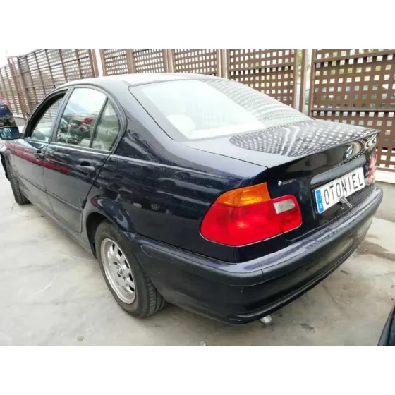 BMW SERIE 3 BERLINA (E46) '2000 320D AZUL