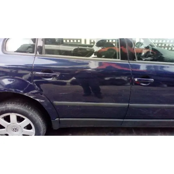 VOLKSWAGEN PASSAT BERLINA (3B2) '2000 COMFORTLINE AZUL