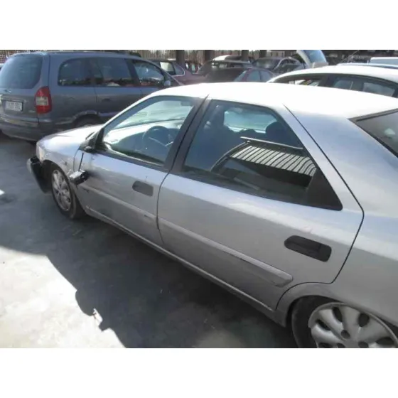 CITROEN XANTIA BERLINA '2000 2.0 HDI 90/110 ATTRACTION PLATA