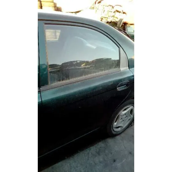 KIA SHUMA '1999 1.5 LS BERLINA PORTON VERDE OSCURO