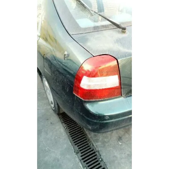 KIA SHUMA '1999 1.5 LS BERLINA PORTON VERDE OSCURO