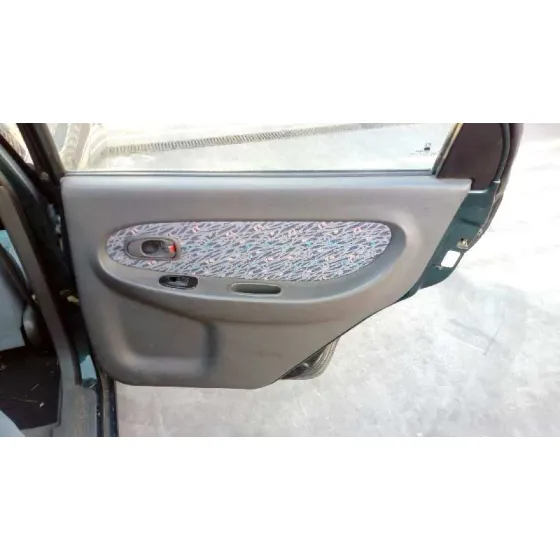 KIA SHUMA '1999 1.5 LS BERLINA PORTON VERDE OSCURO