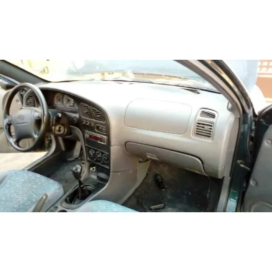 KIA SHUMA '1999 1.5 LS BERLINA PORTON VERDE OSCURO