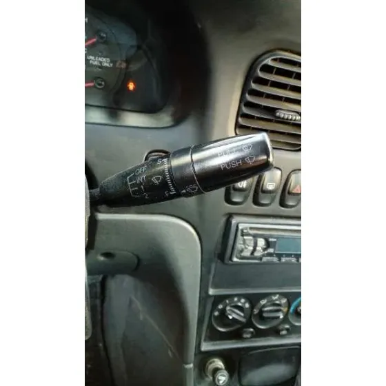 KIA SHUMA '1999 1.5 LS BERLINA PORTON VERDE OSCURO