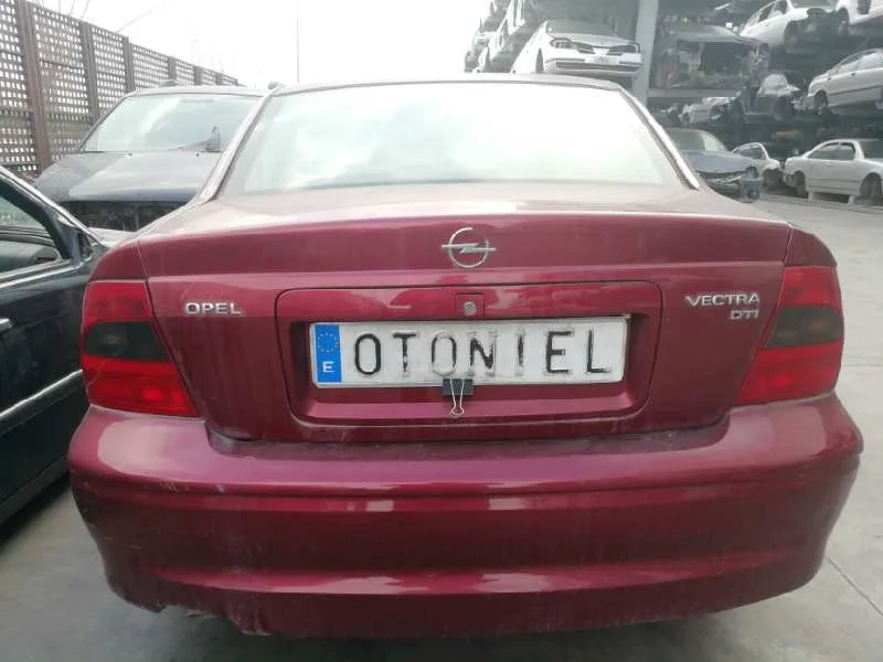 OPEL VECTRA B BERLINA '2000 2.0 DTI ROJO