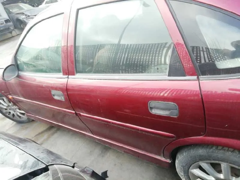 OPEL VECTRA B BERLINA '2000 2.0 DTI ROJO
