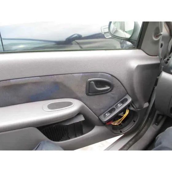 RENAULT CLIO II FASE I (B/CBO) '1999 1.9 DIESEL GRIS CLARO