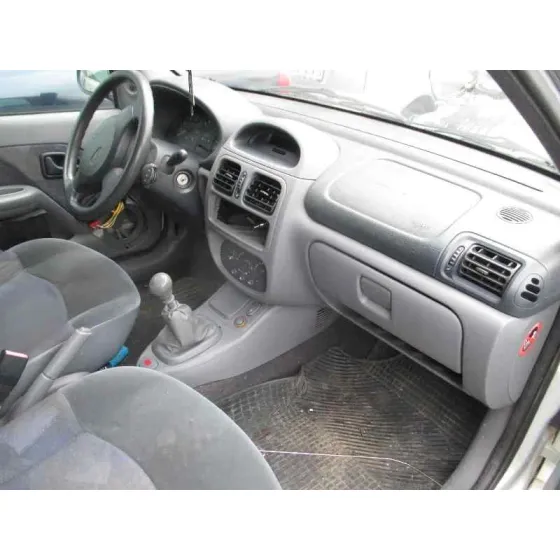 RENAULT CLIO II FASE I (B/CBO) '1999 1.9 DIESEL GRIS CLARO