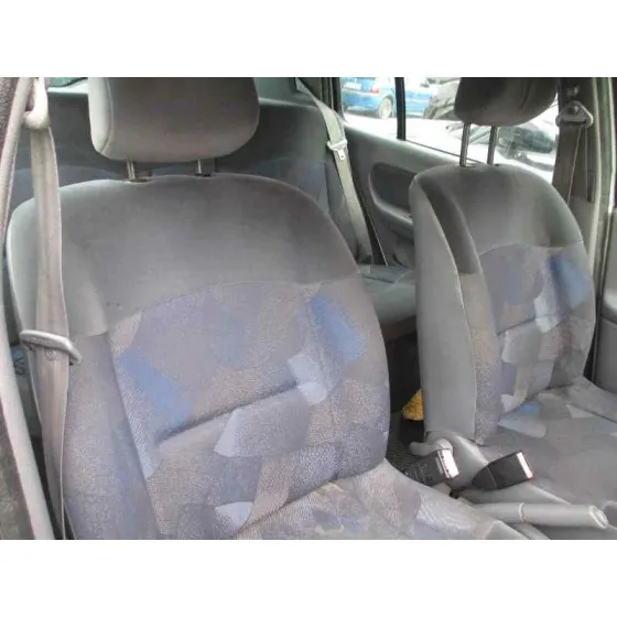 RENAULT CLIO II FASE I (B/CBO) '1999 1.9 DIESEL GRIS CLARO