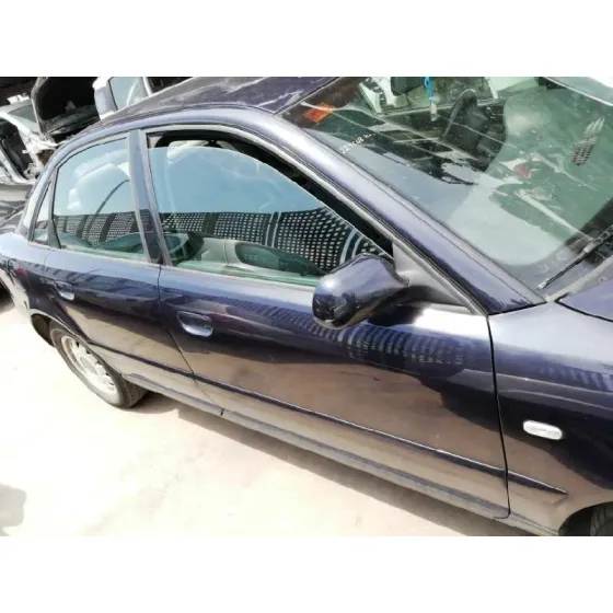 AUDI A4 BERLINA (B5) '2000 1.8 AZUL