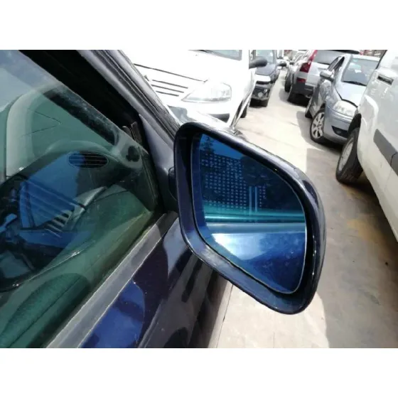 AUDI A4 BERLINA (B5) '2000 1.8 AZUL