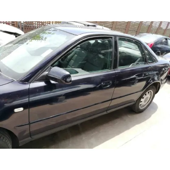 AUDI A4 BERLINA (B5) '2000 1.8 AZUL