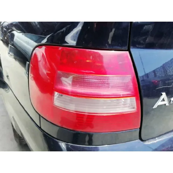 AUDI A4 BERLINA (B5) '2000 1.8 AZUL