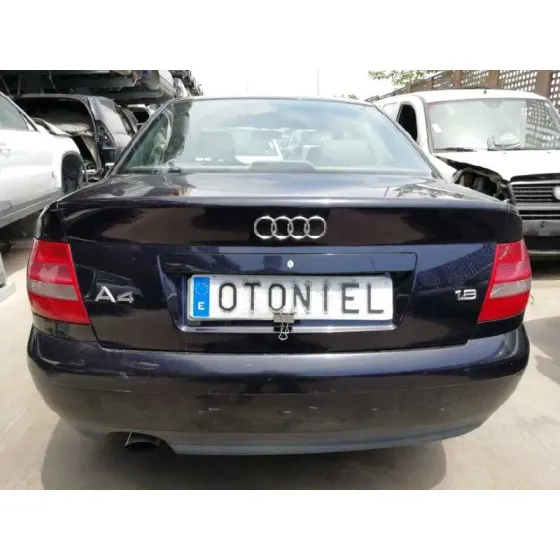 AUDI A4 BERLINA (B5) '2000 1.8 AZUL