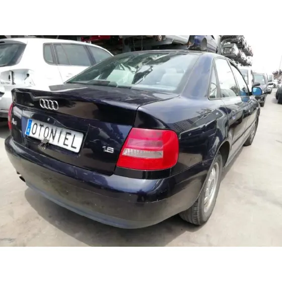 AUDI A4 BERLINA (B5) '2000 1.8 AZUL