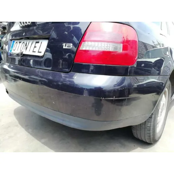 AUDI A4 BERLINA (B5) '2000 1.8 AZUL