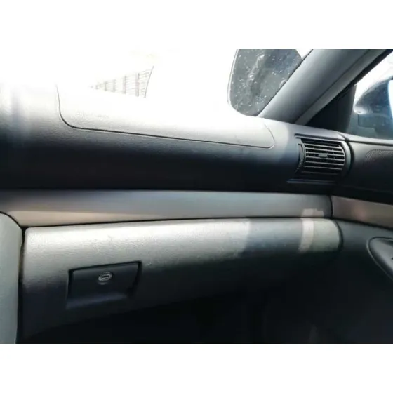AUDI A4 BERLINA (B5) '2000 1.8 AZUL