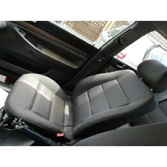 AUDI A4 BERLINA (B5) '2000 1.8 AZUL