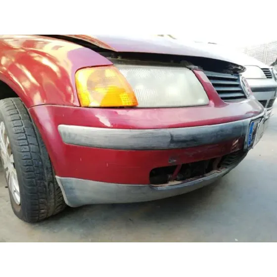 VOLKSWAGEN PASSAT BERLINA (3B2) '1997 COMFORTLINE ROJO
