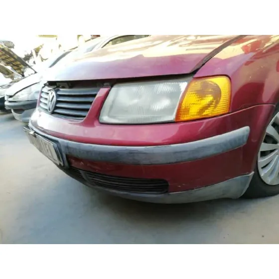 VOLKSWAGEN PASSAT BERLINA (3B2) '1997 COMFORTLINE ROJO
