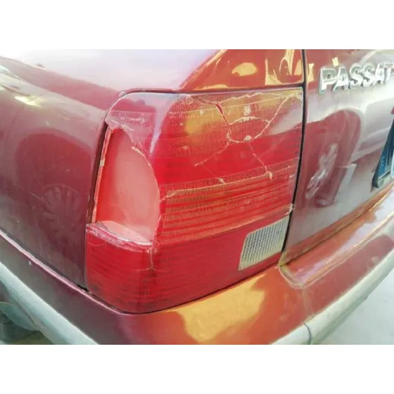 VOLKSWAGEN PASSAT BERLINA (3B2) '1997 COMFORTLINE ROJO