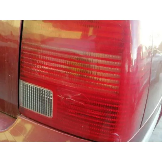 VOLKSWAGEN PASSAT BERLINA (3B2) '1997 COMFORTLINE ROJO