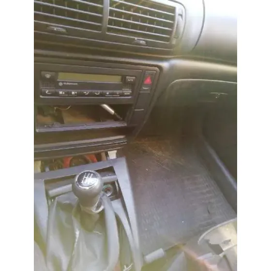 VOLKSWAGEN PASSAT BERLINA (3B2) '1997 COMFORTLINE ROJO