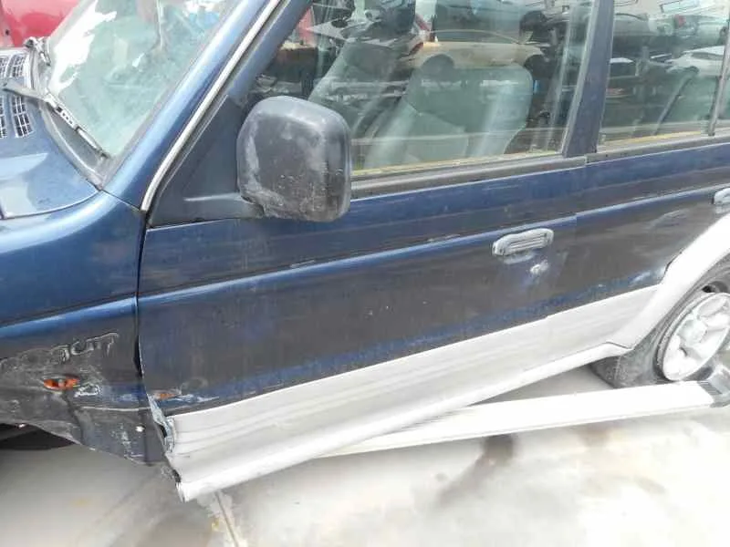 MITSUBISHI MONTERO (L040) '1984 * AZUL