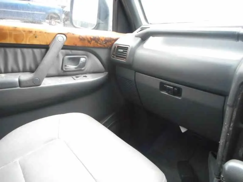 MITSUBISHI MONTERO (L040) '1984 * AZUL