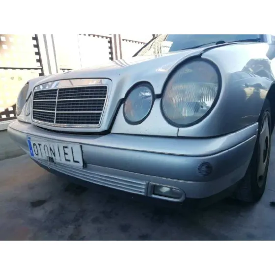 MERCEDES CLASE E (W210) BERLINA DIESEL '1998 3.0 TURBODIESEL CAT GRIS PLATA