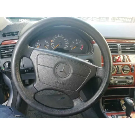 MERCEDES CLASE E (W210) BERLINA DIESEL '1998 3.0 TURBODIESEL CAT GRIS PLATA