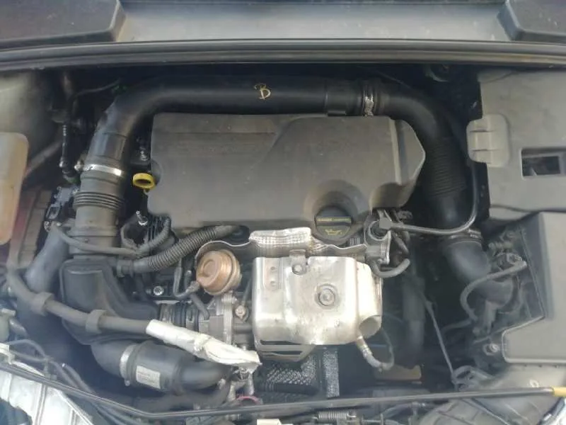 FORD FOCUS LIM. FORD FOCUS LIM. '2015 TREND + BLANCO 2014