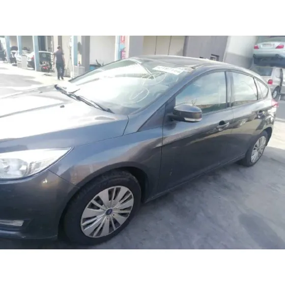 FORD FOCUS LIM. '2015 TREND + NEGRO