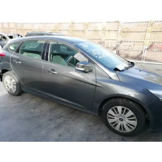 FORD FOCUS LIM. '2015 TREND + NEGRO