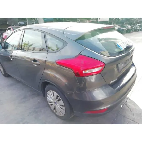 FORD FOCUS LIM. '2015 TREND + NEGRO