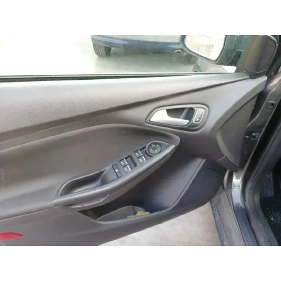 FORD FOCUS LIM. '2015 TREND + NEGRO
