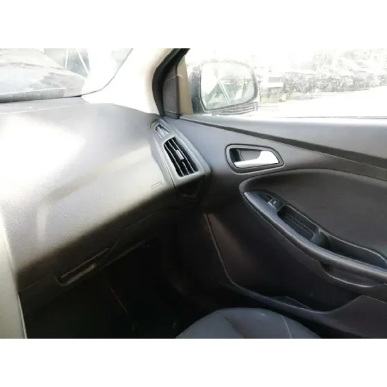 FORD FOCUS LIM. '2015 TREND + NEGRO