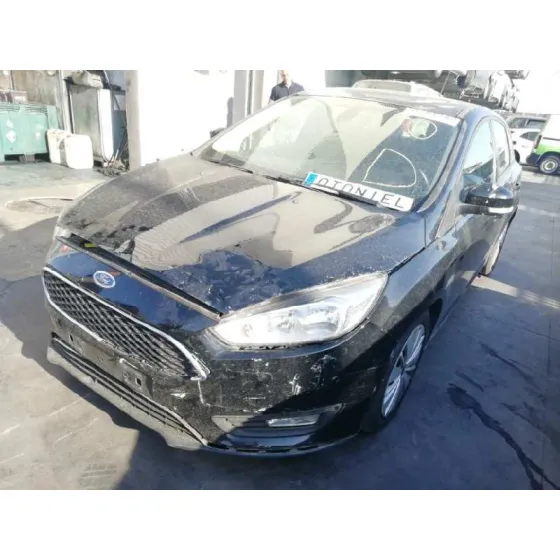 FORD FOCUS LIM. '2015 TREND + NEGRO
