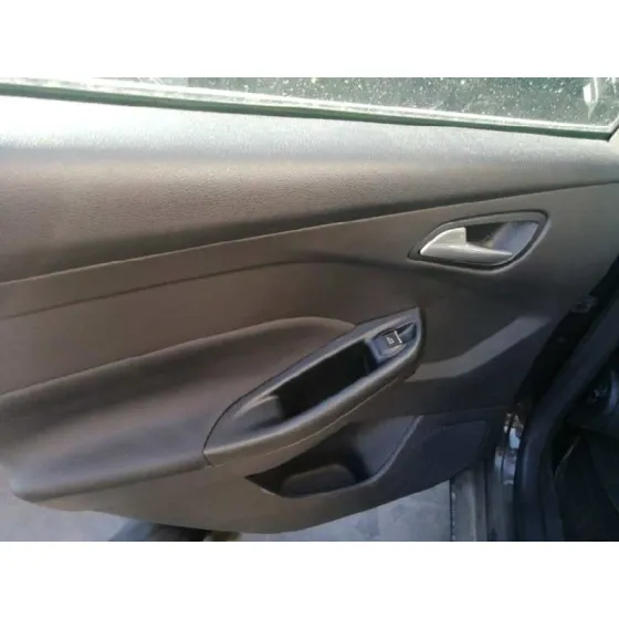FORD FOCUS LIM. '2015 TREND + NEGRO