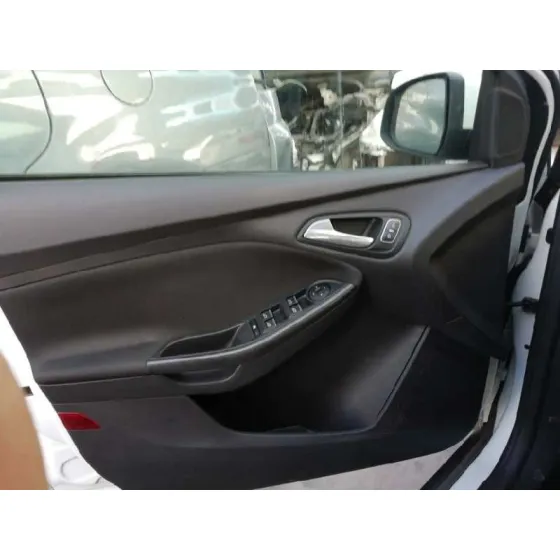 FORD FOCUS LIM. '2015 TREND BLANCO