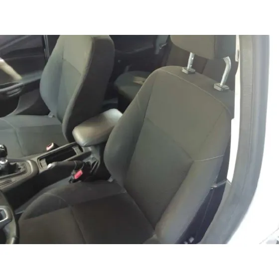 FORD FOCUS LIM. '2015 TREND BLANCO