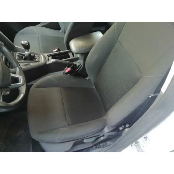 FORD FOCUS LIM. '2015 TREND BLANCO