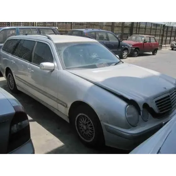 MERCEDES CLASE E (W210) FAMILIAR '2000 220 T CDI (210.206) GRIS
